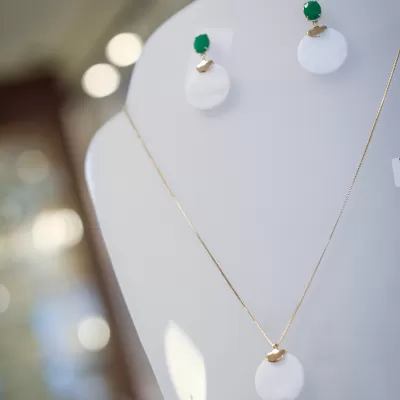 Conjunto Folheado Ouro 18k e Madre P&eacute;rola 