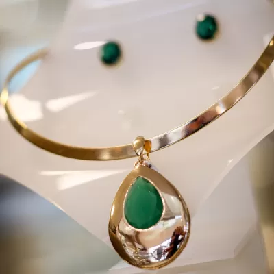 Colar Folheado Ouro 18k e Pedra Natural 