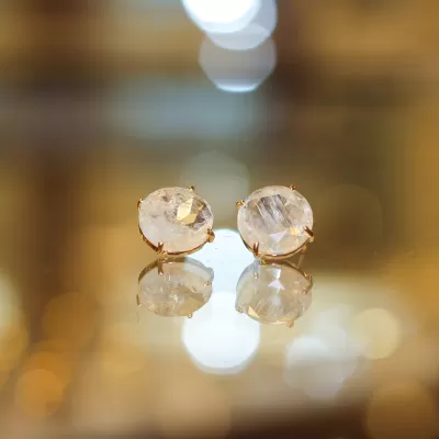 Brinco Folheado Ouro 18k e Pedra Natural 