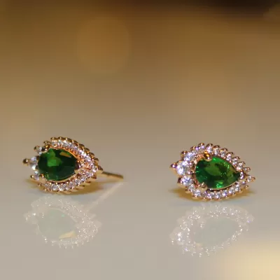 Brinco Folheado Ouro 18k e Zirc&ocirc;nia 