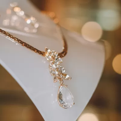 Colar Folheado Ouro 18k e Cristal 