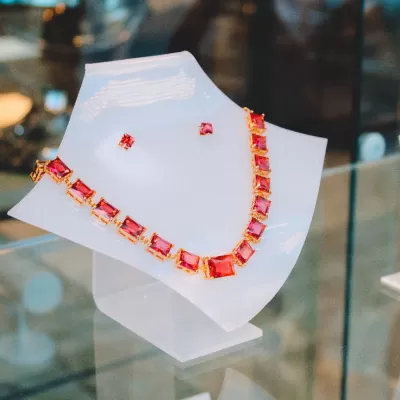 Colar Folheado Ouro 18k e Cristal 